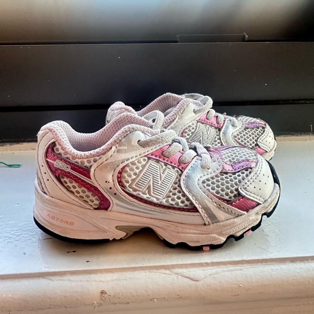 New Balance Kids' 530 Sneakers in White and Pink